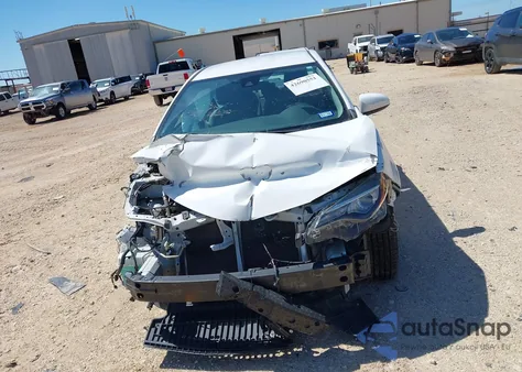 2017 Toyota Corolla Le z USA, uszkodzony, nr VIN 5YFBURHE7HP577935